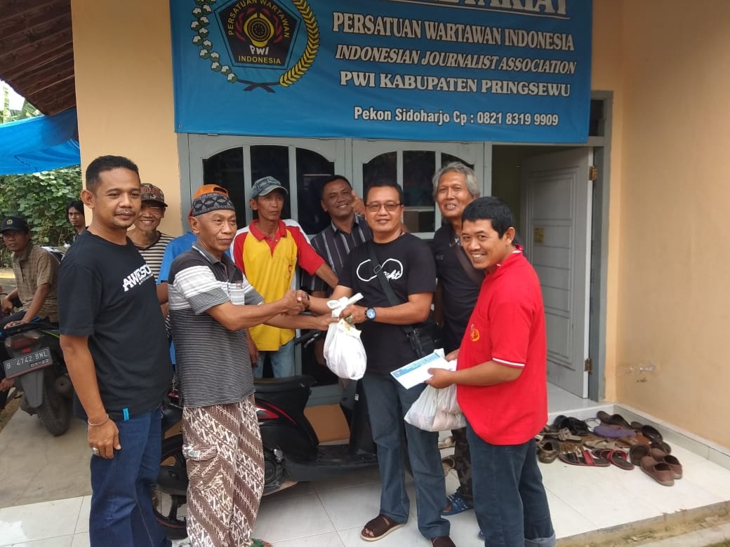 Kebersamaan dan Berbagi, PWI Pringsewu Gelar Agenda Rutin Tahunan Potong Sapi