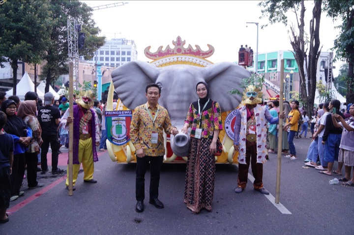 Pringsewu Wakili Provinsi Lampung Pawai Kendaraan Hias di Solo