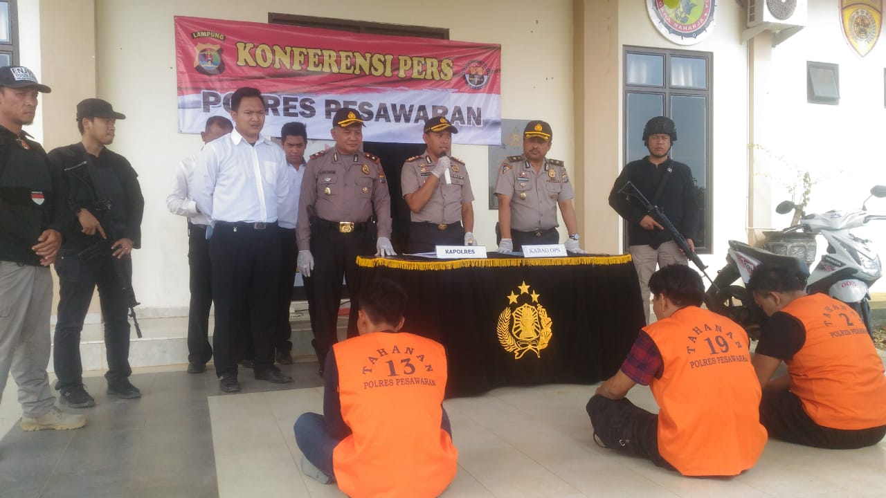 Polres Pesawaran Tangkap Pelaku Ilegalloging