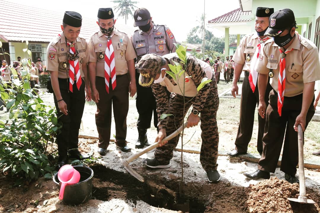 Pramuka Peduli Lakukan Aksi Penanaman Pohon Penghijauan.