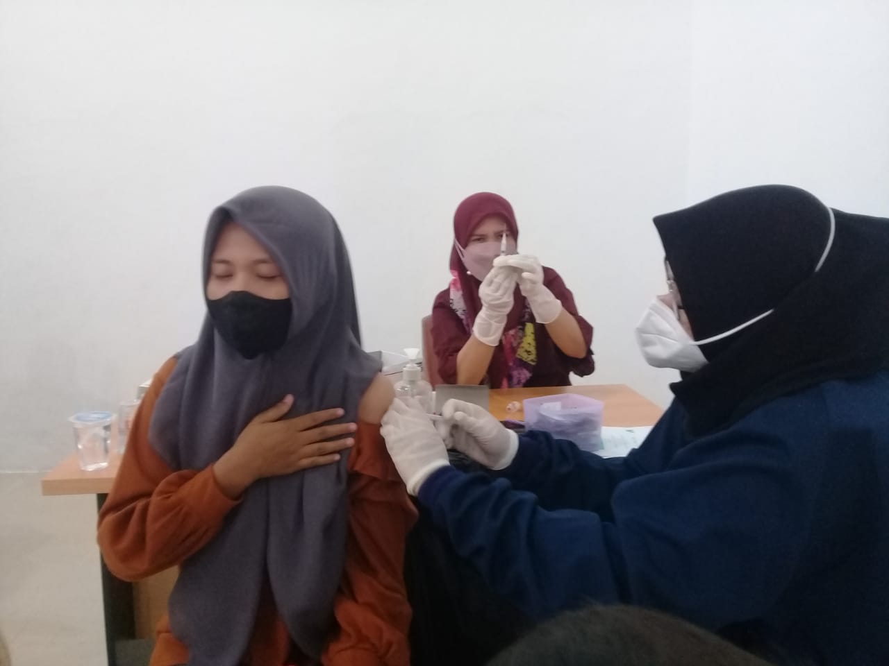 Vaksinasi Tahap Pertama Pekon Kelungu