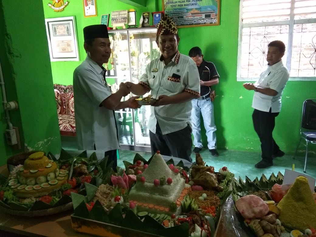 Warga Antusias memeriahkan Ulang Tahun Pekon Pagelaran.