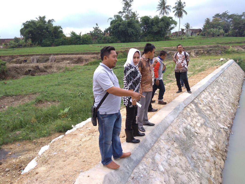 Christina: Rekanan Bangun Embung Harus Disertai Talud