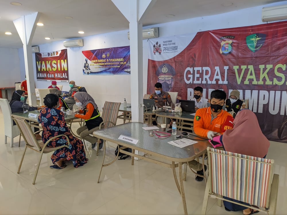 Divhubinter Polri Gelar Bhakti Sosial dan Vaksinasi