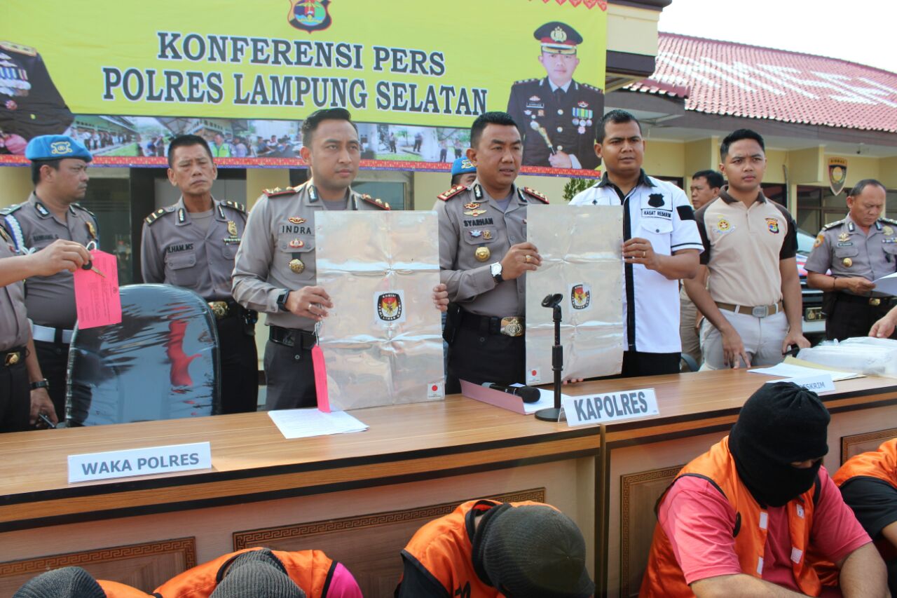 Tim Tekab Polres Lamsel Tangkap Tiga Pelaku Pencurian Bilik Suara KPU