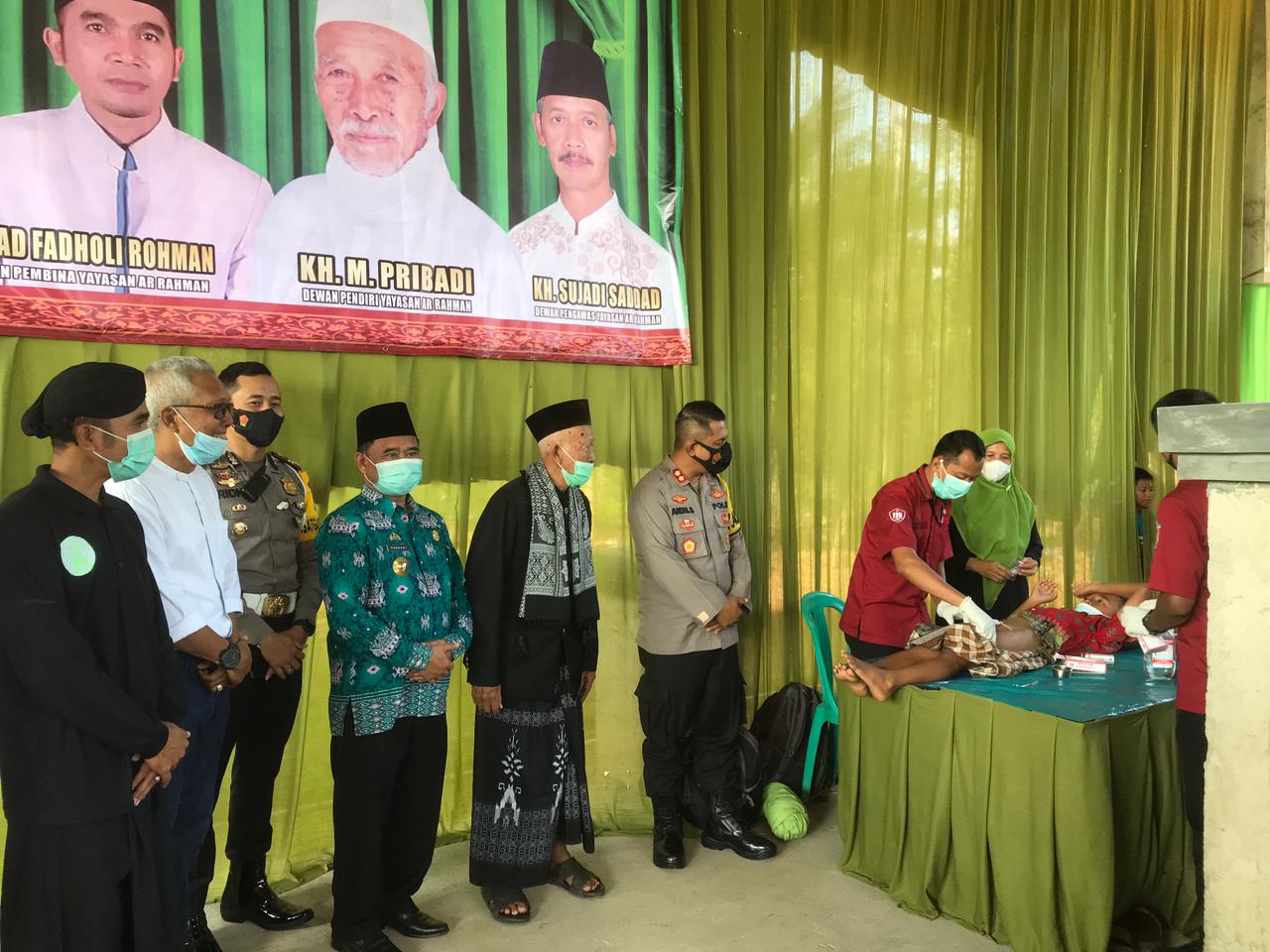 Peringati HUT Polantas ke-66, Polres Pringsewu Gandeng Ponpes Ar-Rahman Laksanakan Khitanan Massal.