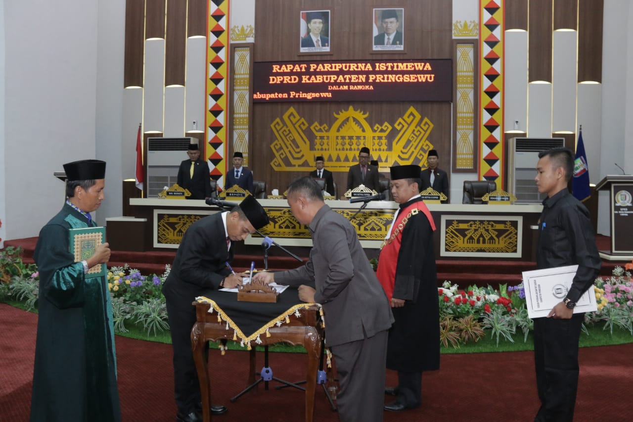 Aminallah Gantikan Ilyasa Jabat Ketua DPRD Pringsewu