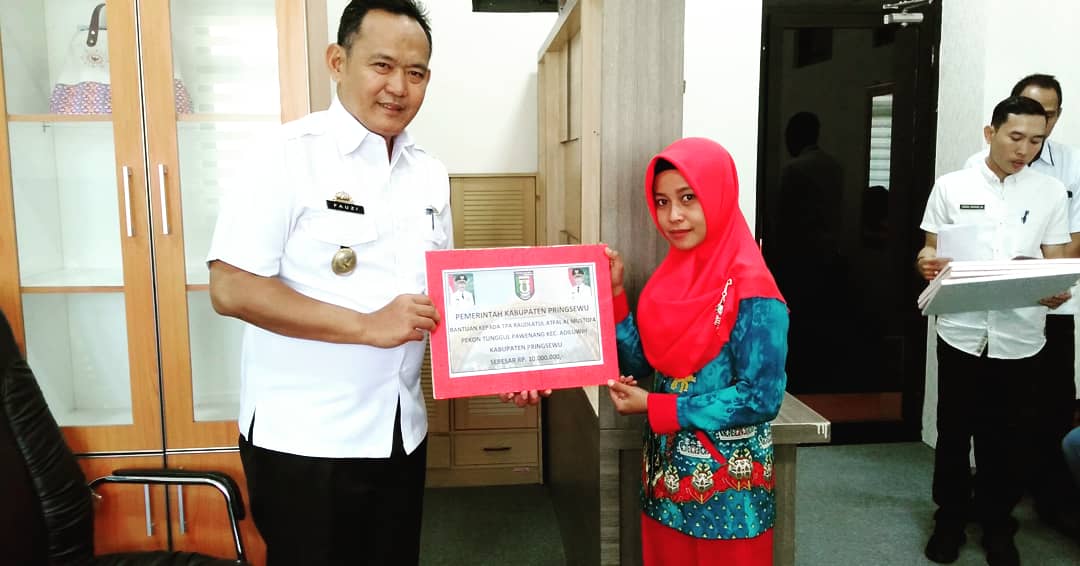 Bantuan Hibah Untuk Lembaga Pendidikan Dan Rumah Ibadah.