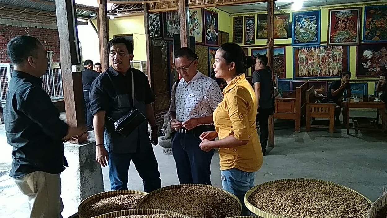 Pemkab Pringsewu Kunjungi Sentra Industri Kopi Luwak Mataram
