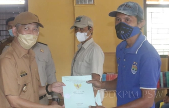 Warga Sukoharjo III Barat Peroleh Sertipikat Tanah