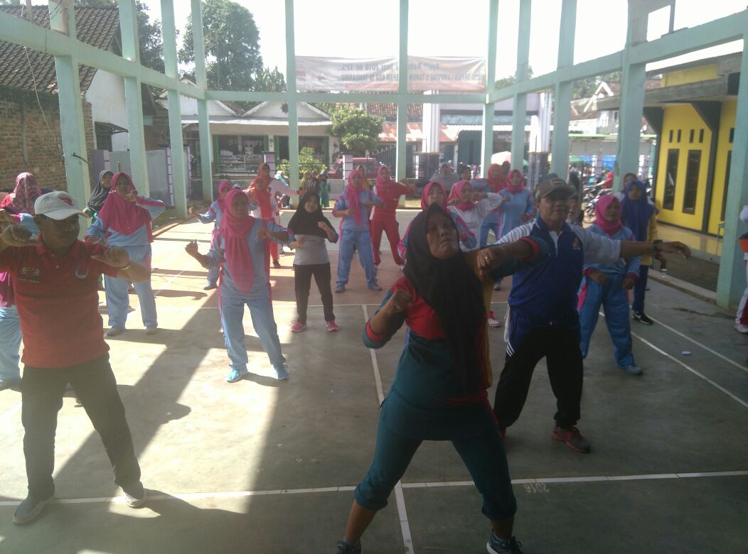 Jaga Kesehatan Masyarakat, Pekon Banyumas Gelar Senam Bersama