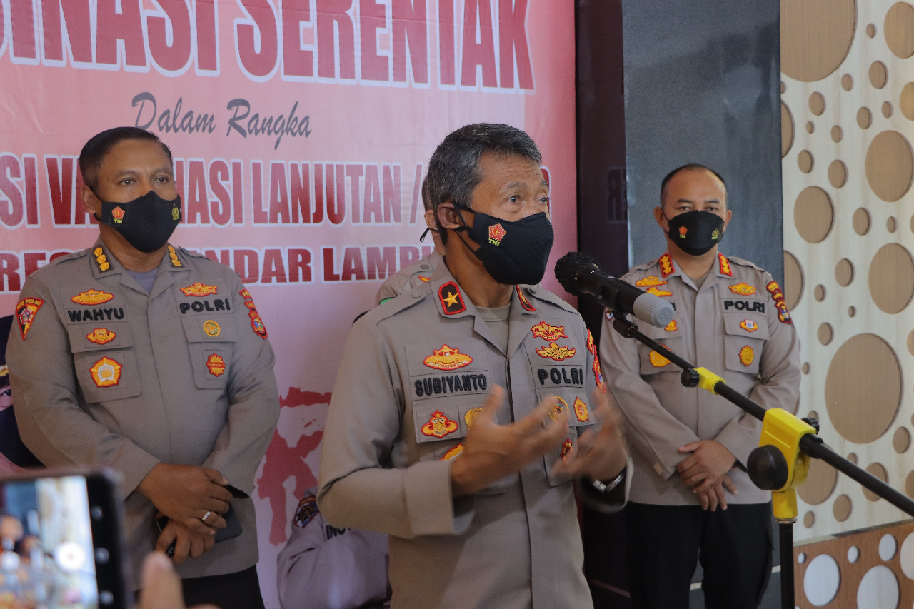 Dampingi Wairwasum Polri, Wakapolda Lampung Tinjau Vaksinasi Serentak di Kota Metro.