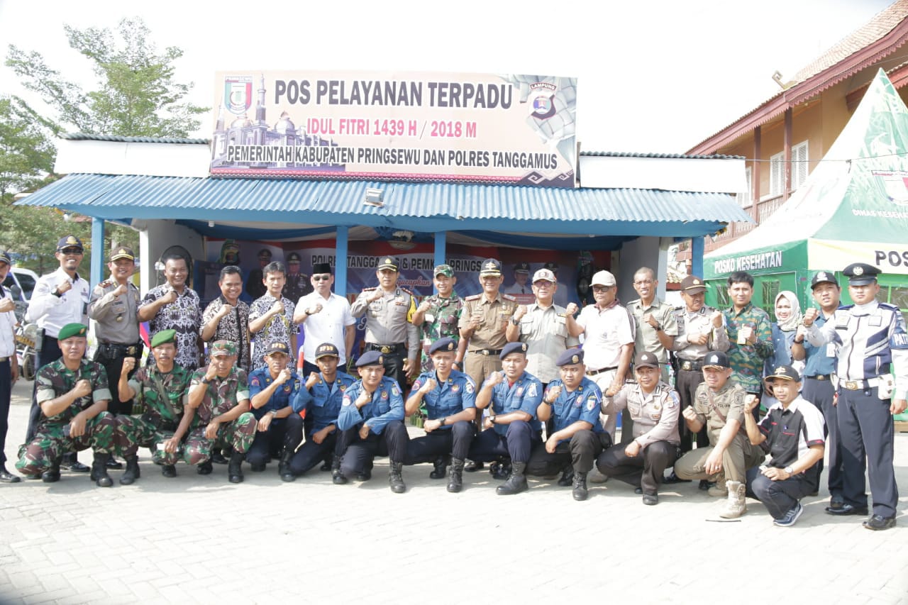 Bersama Kapolres dan Dandim, Sekdakab Pringsewu Tinjau Posko Mudik