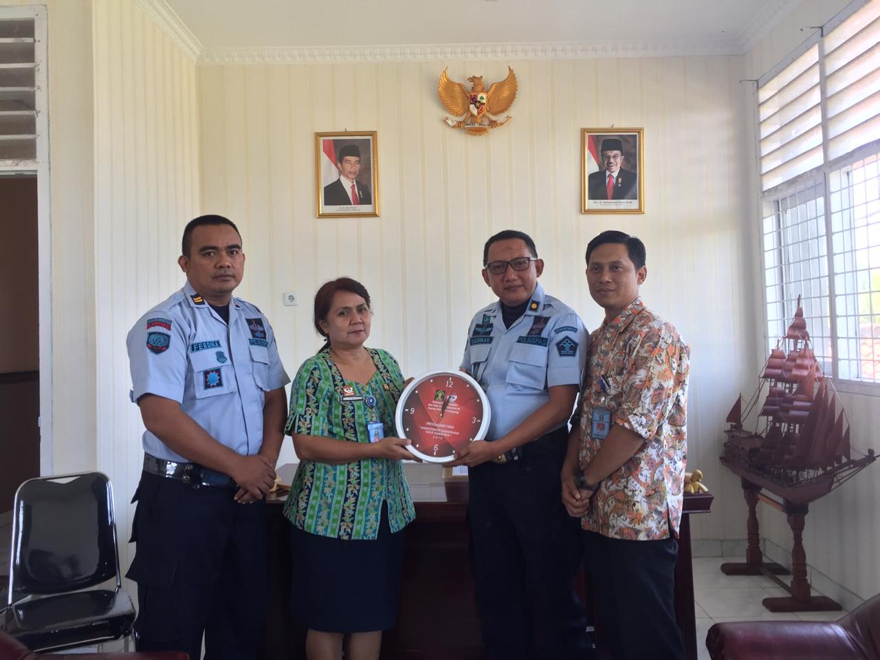 Tim Divisi Pelayanan Hukum Kantor Wilayah Lampung  kunjungan kerja ke Lapas Kota Agung.