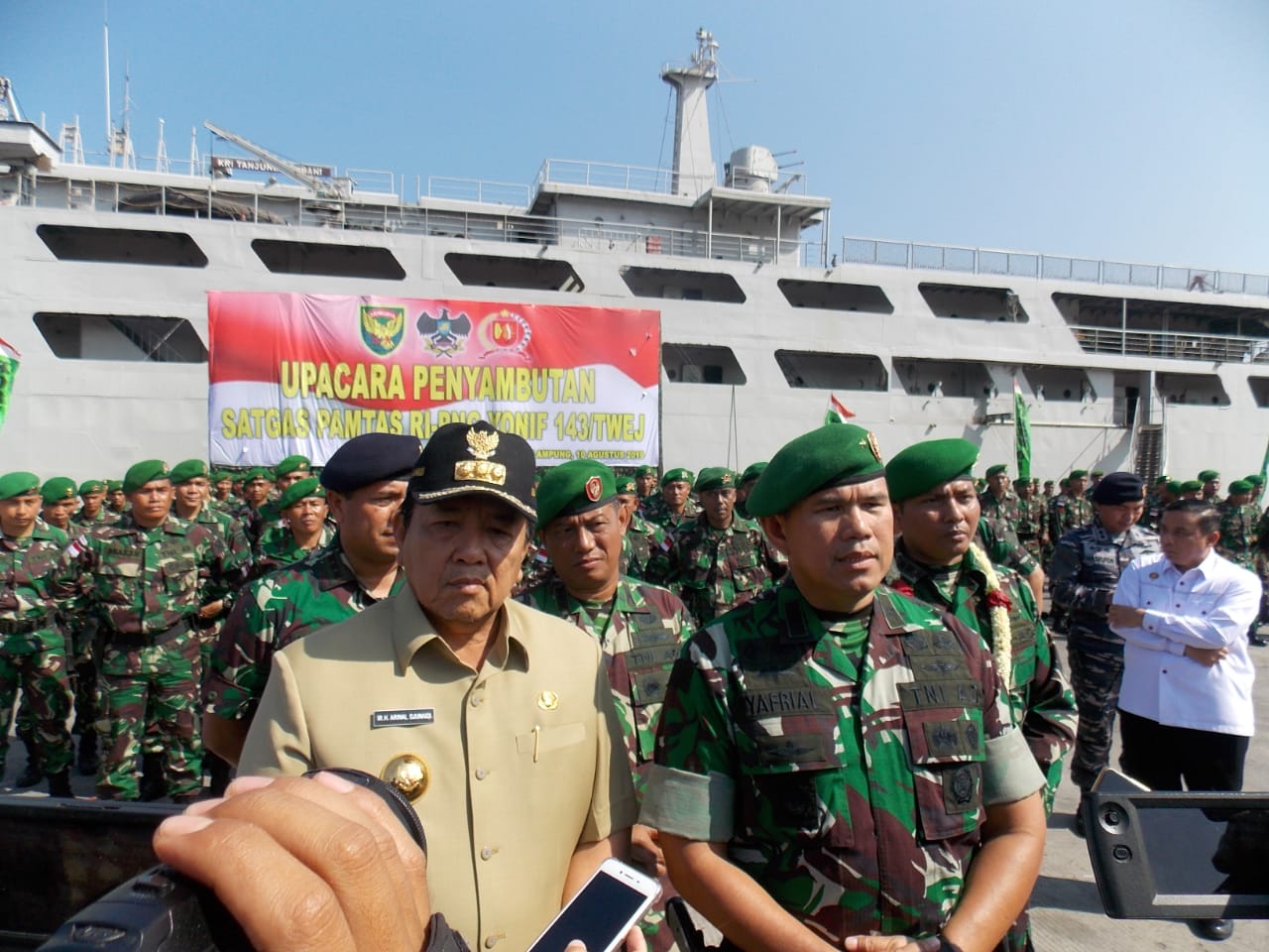 Kasdam II/SWJ Dan Gubernur Lampung Sambut Satgas Pamtas RI-PNG Yonif 143/TWEJ