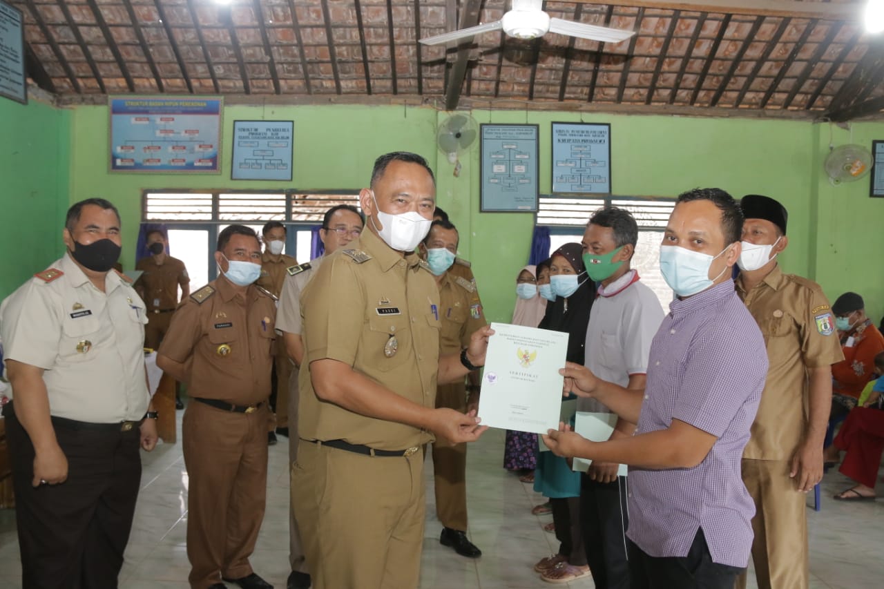 Warga Tegalsari Terima Sertipikat Tanah