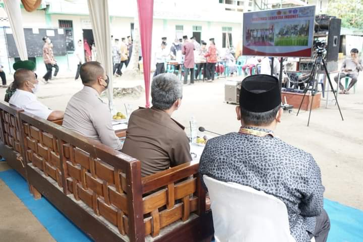 Bupati Asahan Ikuti Zoom Meeting Vaksinasi Covid-19 bersama Kapolri.