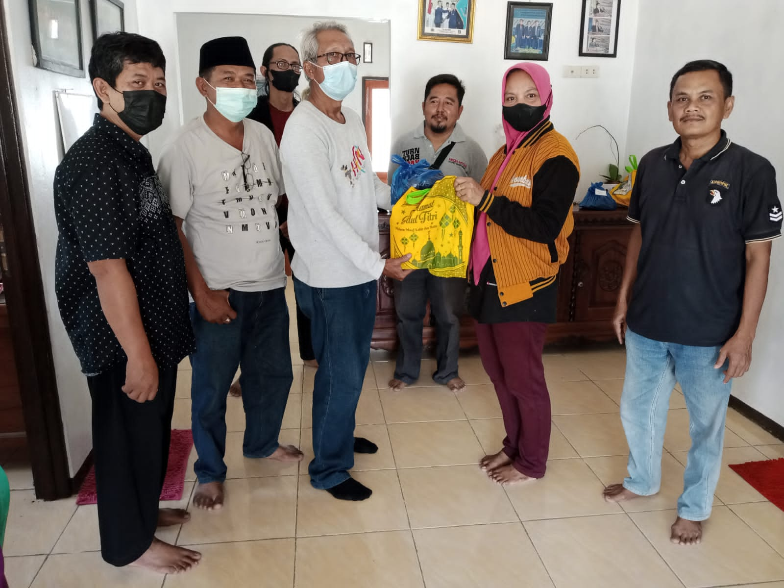 Sambut Idul Fitri, PWI Pringsewu Berbagi Kebahagiaan