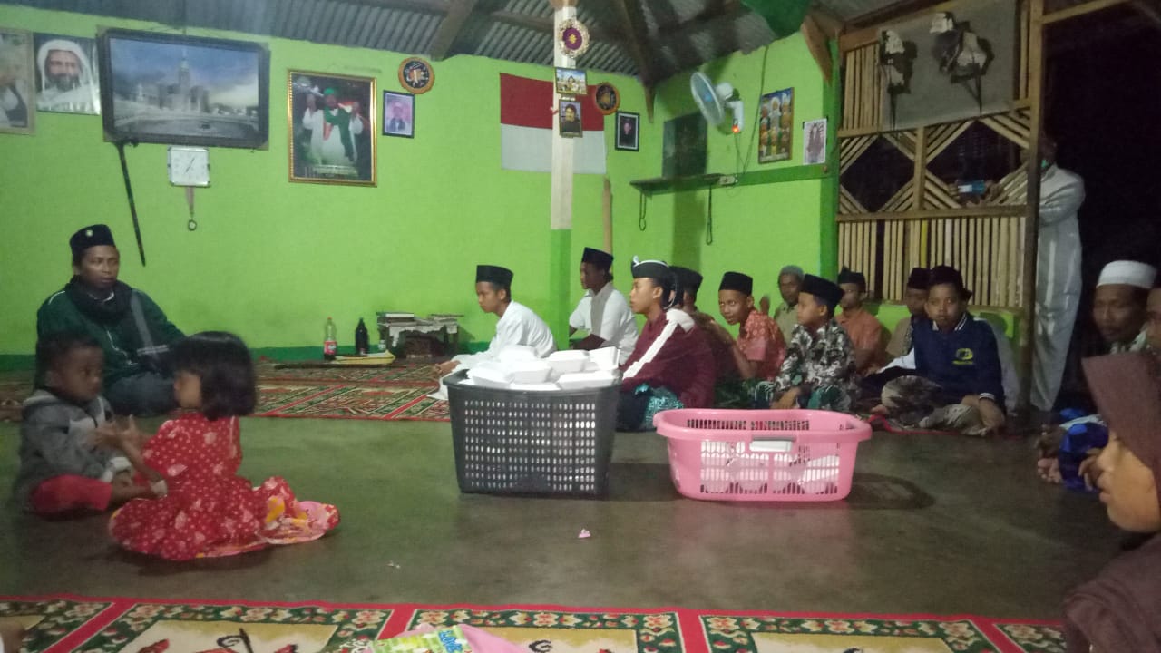 Jum'at Barokah, Yayasan Hasbuna Al Firdaus Berbagi Rezeki.
