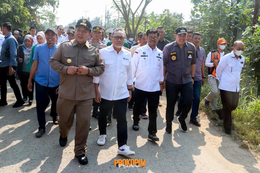 Bersama Gubernur, Bupati Pesawaran Dampingi Dua Menteri Tinjau Jalan di Waylima