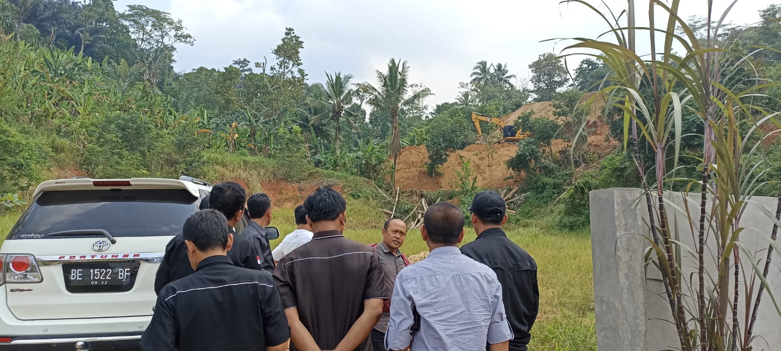 Tidak Ada Ijin dan Membahayakan, Warga Jatirenggo Keluhkan Pengerukan Bukit