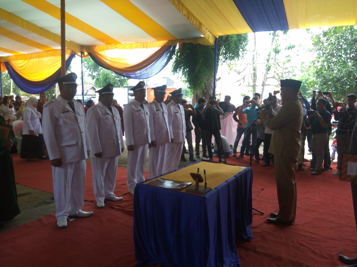 Umar Ahmad Lantik Lima Kepalo Tiyuh di Tumijajar