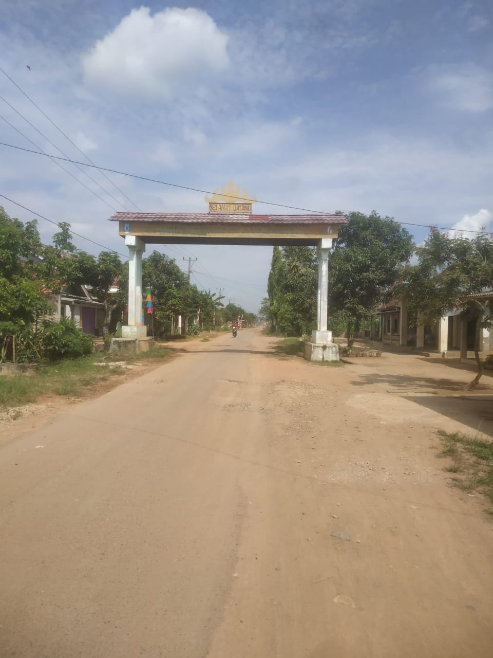 Jalan Rusak, Rakyat Inginkan Anggota Dewan Turun ke Jalan.