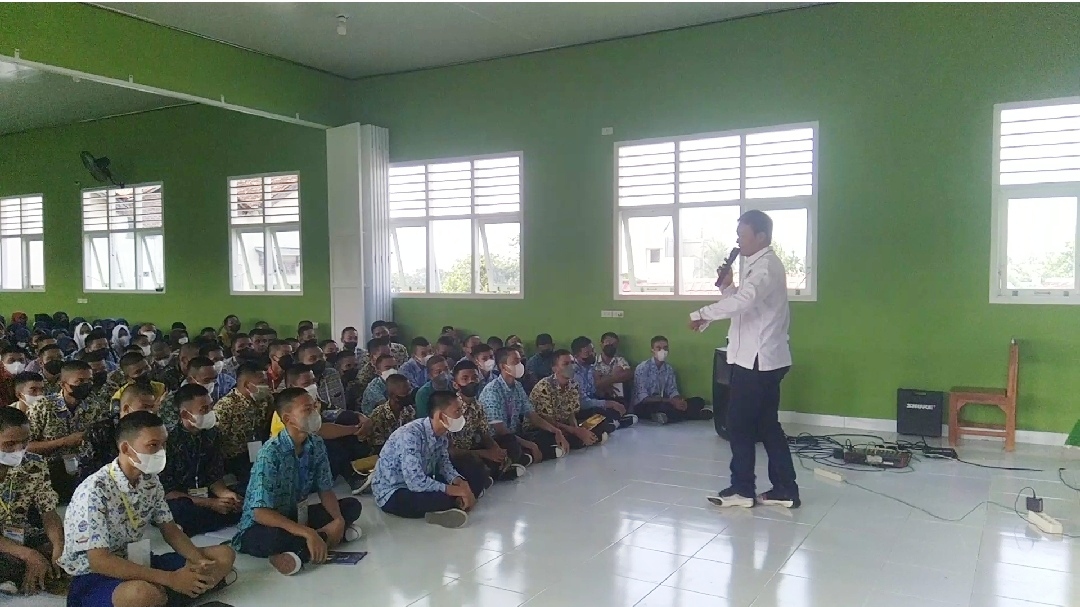 PWI Berikan Edukasi Pengenalan Dasar Ilmu Jurnalistik di SMA Negeri 1 Pringsewu