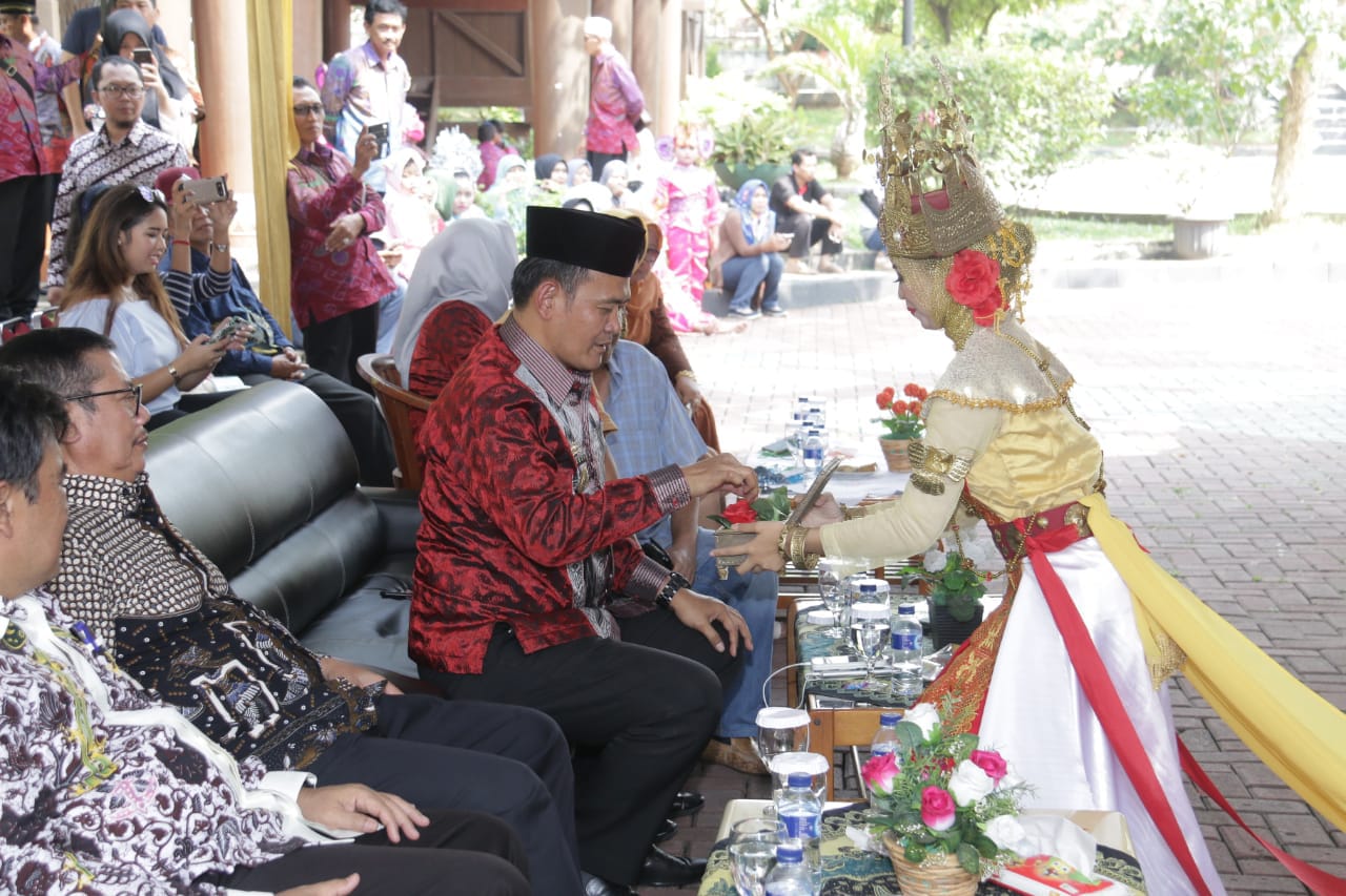 Tim Kesenian Pringsewu Tampil di TMII Jakarta