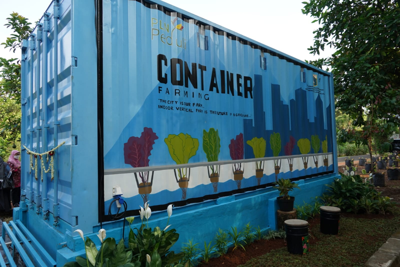 PLN Dukung Program _Container Farming_ Pertama di Ibu Kota, Percepat Masa Tanam Hidroponik.