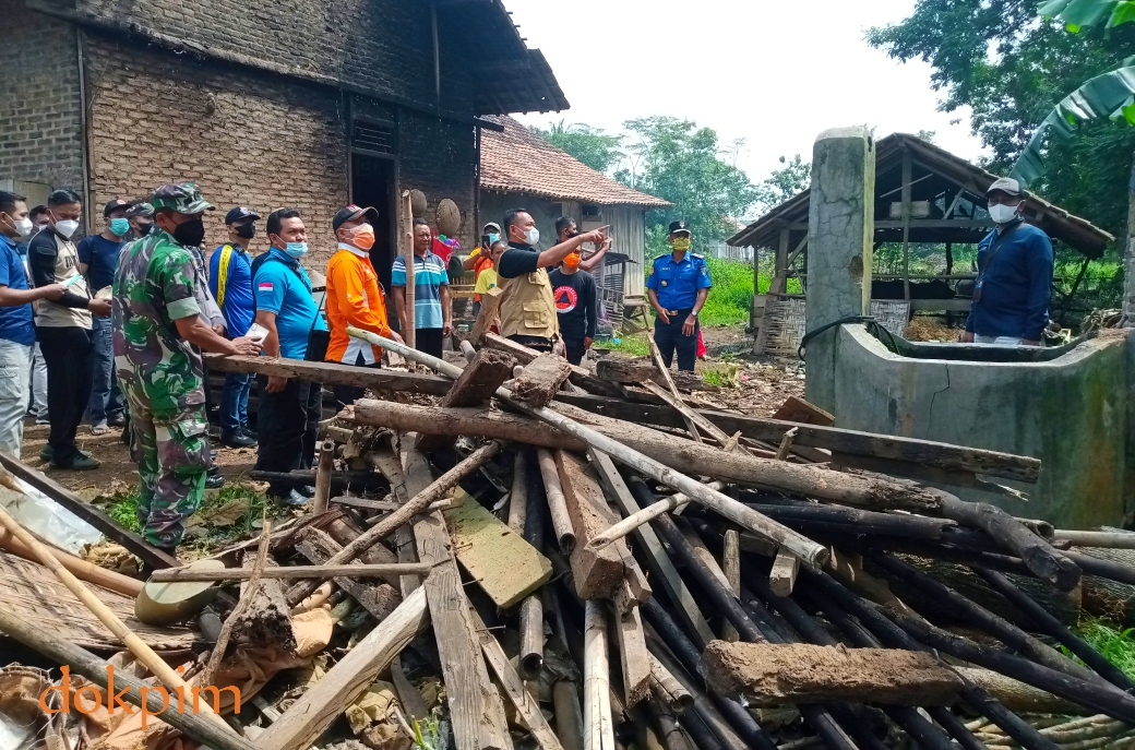 Korban Angin Puting Beliung di Pringsewu Terima Bantuan