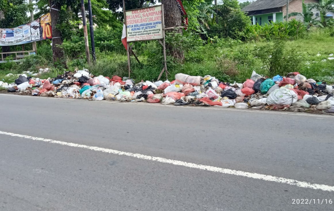 Kades Way Hui: Kami Akan Tindak Tegas Warga yang Buang Sampah di Jalan Airan Raya