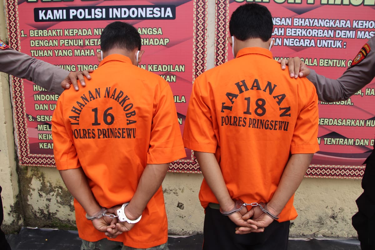 Jadi Kurir & Bandar Sabu, 2 Warga Pugung Diringkus Satresnarkoba Polres Pringsewu