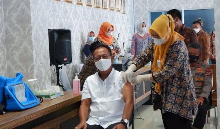 Ketua DPRD Lampung Orang Pertama Suntik di Vaksin