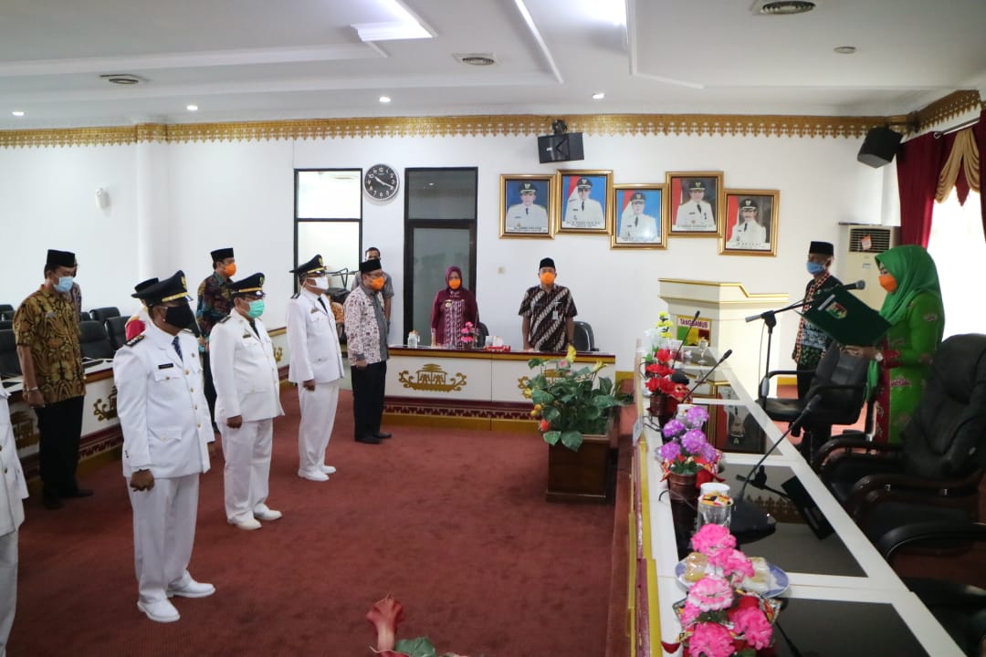 Bupati Tanggamus Lantik Camat Dan Pejabat Administrator Dengan Protokol Kesehatan Covid-19.