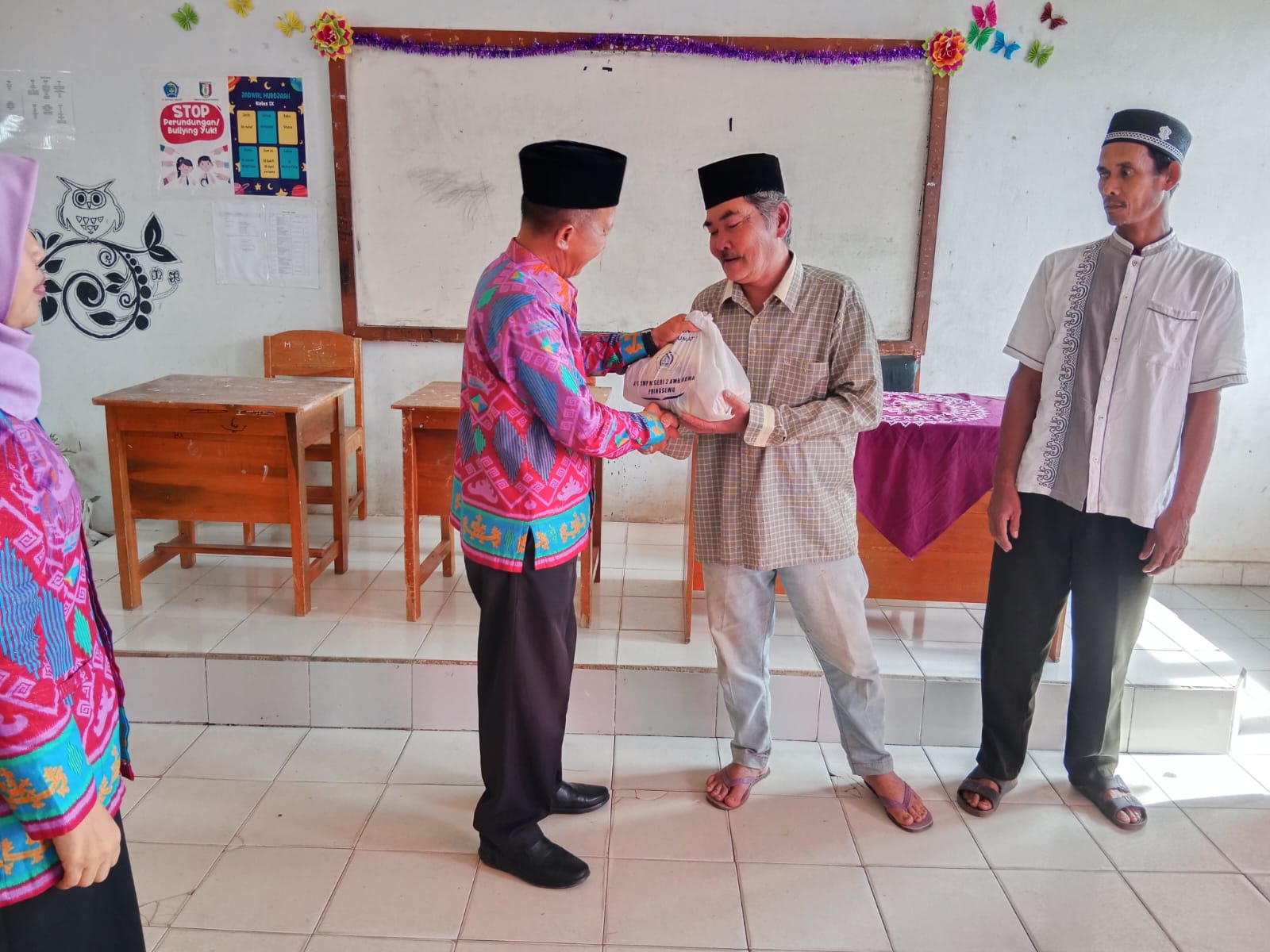 Jumat Berkah SMPN 2 Ambarawa Kabupaten Pringsewu