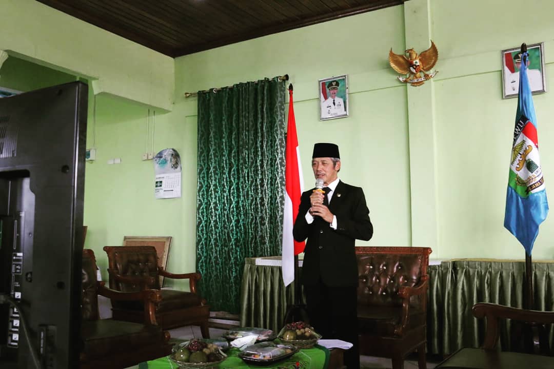 BUPATI PRINGSEWU HADIRI WISUDA MAHASISWA UAP PRINGSEWU SECARA DARING