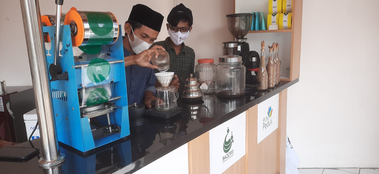 PLN Dukung Usaha Kopi Pesantren di Cilegon, Omzet  Melonjak 4 Kali Lipat.