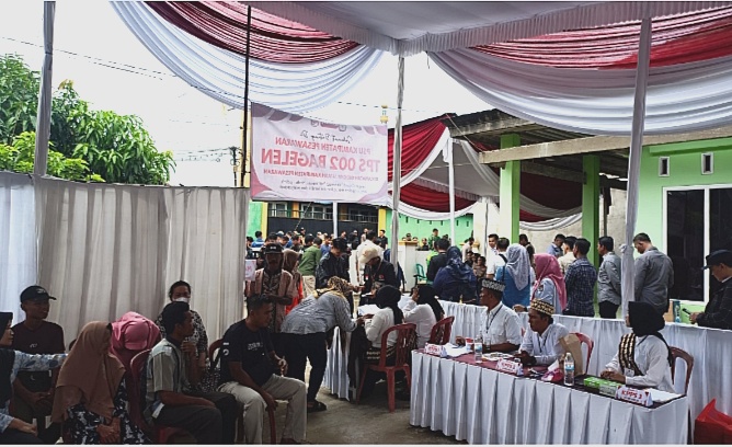 Masyarakat Pesawaran Antusias Datang ke TPS Siap Dukung Paslon Nanda-Anton
