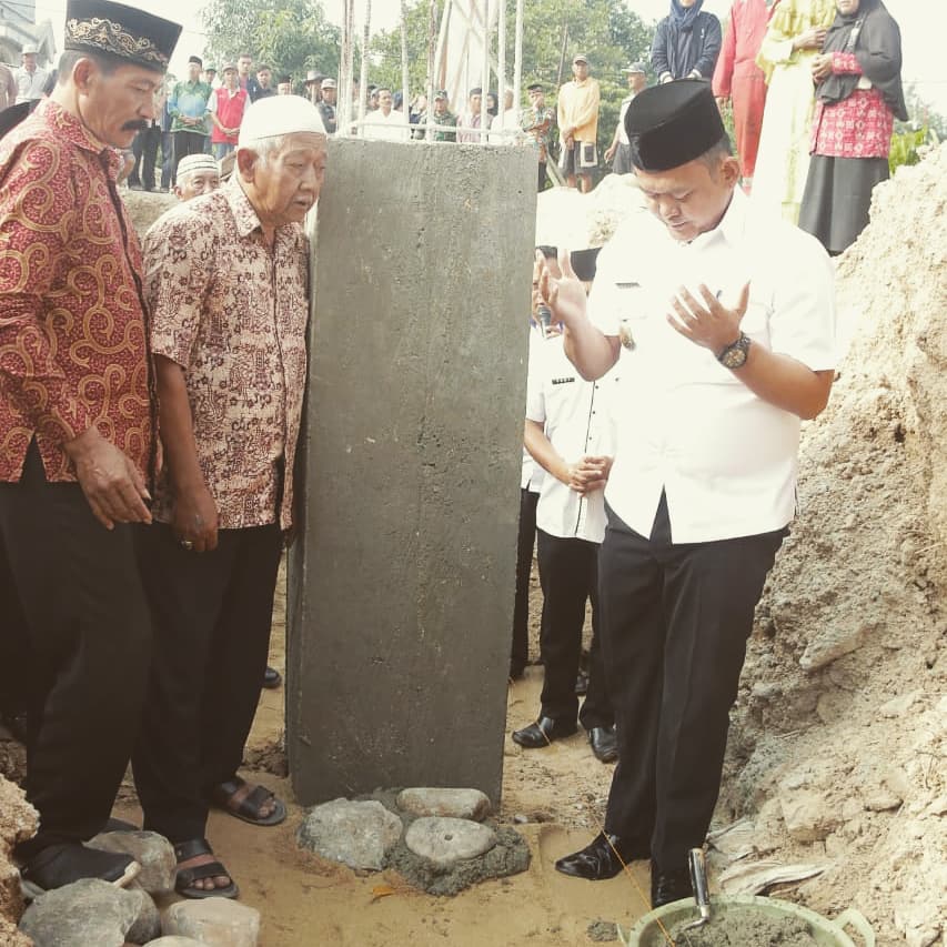 Peletakan Batu Pertama Pembangunan Masjid Al-Furqon Wonodadi