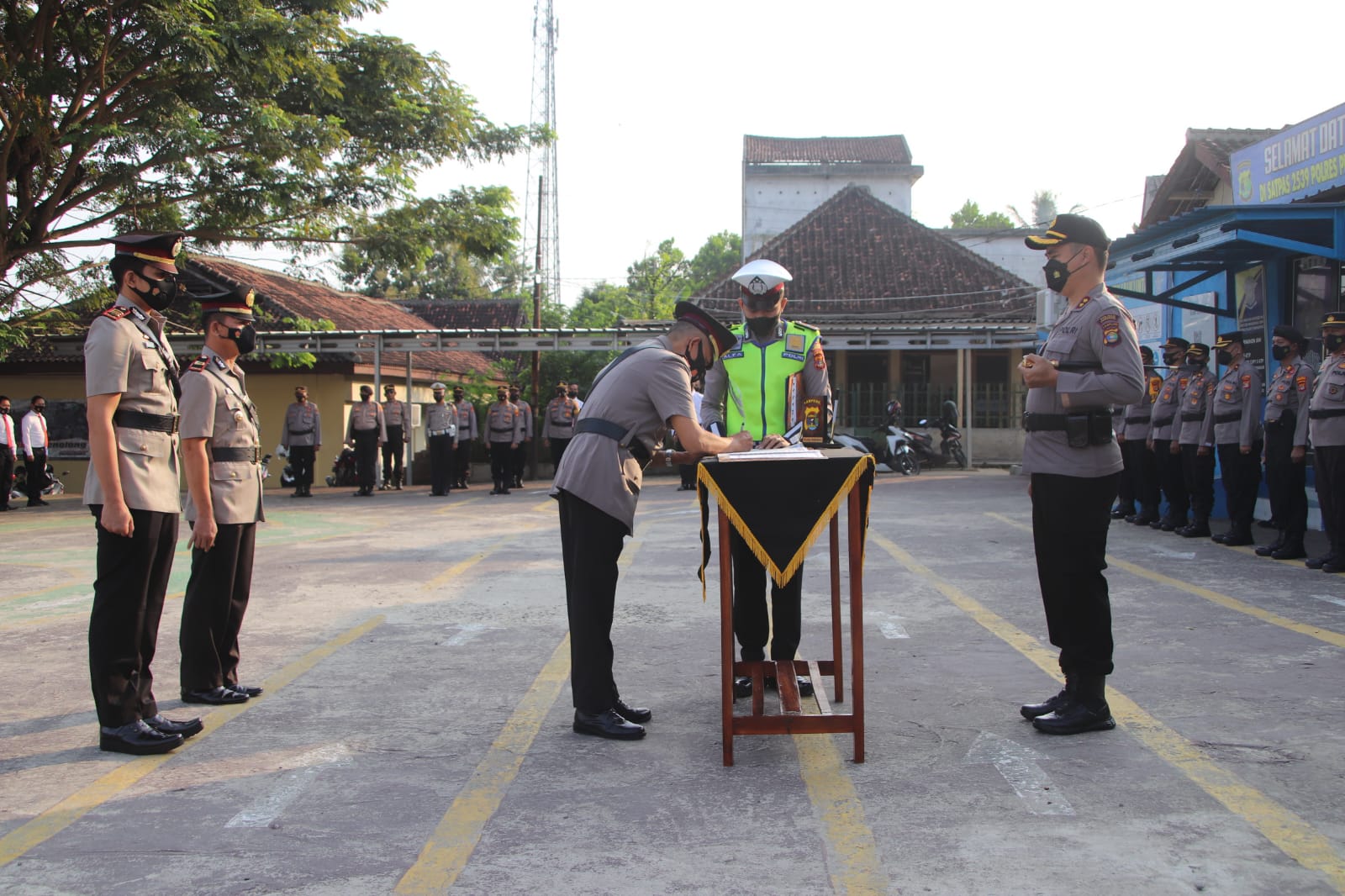 Jabatan Kasatres Narkoba Polres Pringsewu Diserah-terimakan.