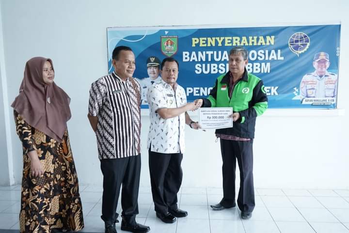 Dishub Asahan Salurkan Bantuan Sosial Subsidi BBM Kepada Pengemudi Ojek