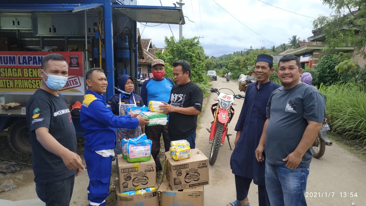 Komunitas Pagas Bantu Korban Banjir Pardasuka.