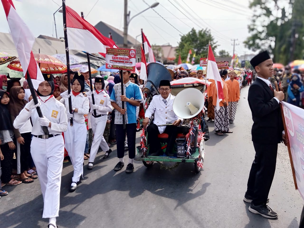 Ribuan Peserta Ikuti Pawai Budaya Kecamatan Pringsewu