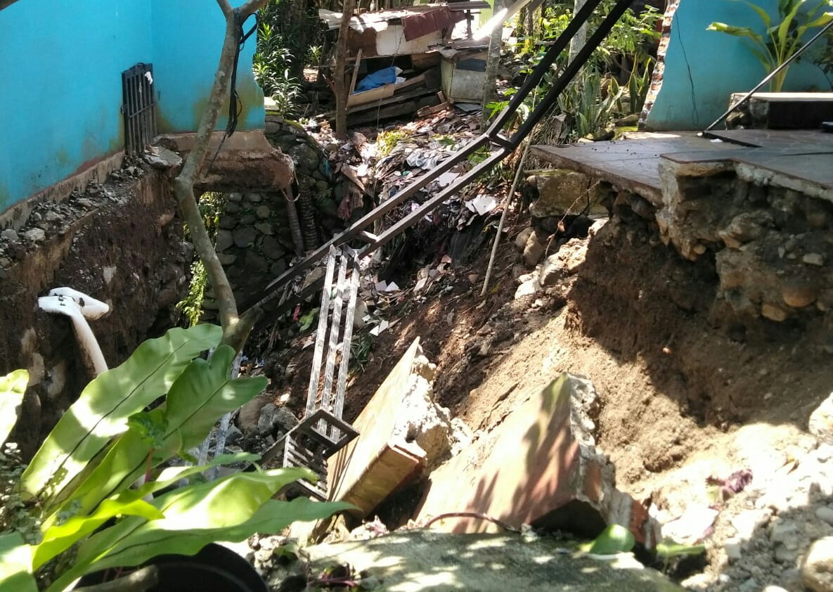 Beberapa Rumah Warga  Dusun Pancaniti, Rusak Akibat Tanah Longsor.