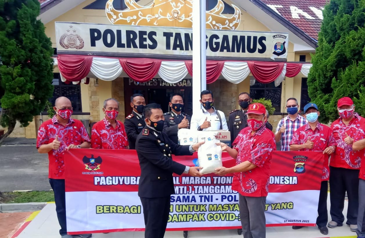 Paguyuban Marga Tionghoa Tanggamus Bantu Warga Terdampak Covid-19.