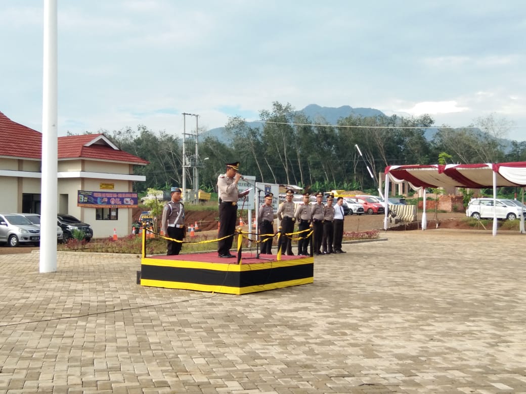 Kapolres Pimpin Upacara Kenaikan Pangkat Bintara Polri