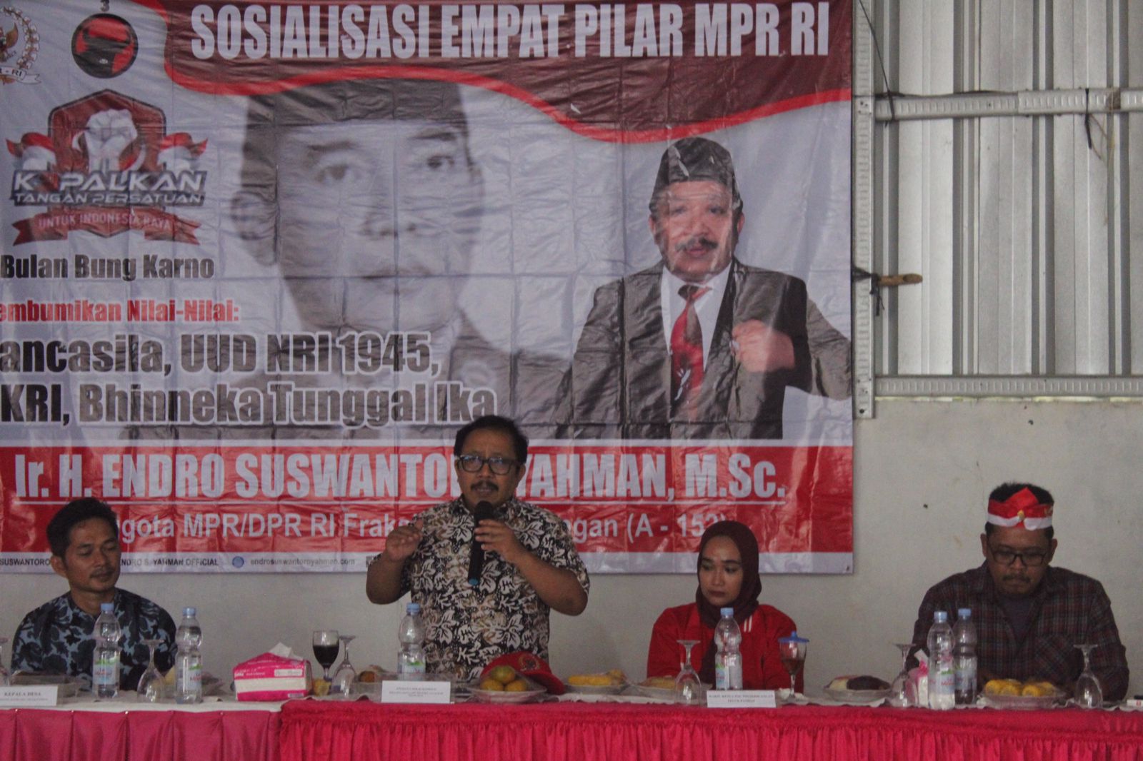 Endro S. Yahman: 