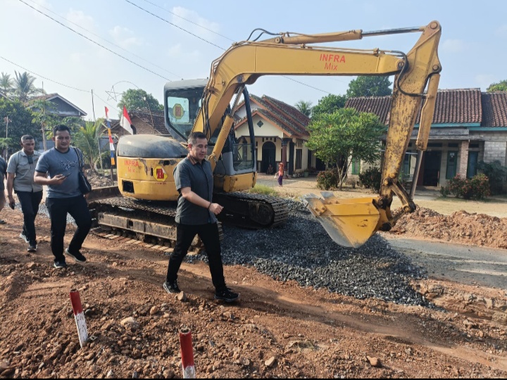 Pemkab Pesawaran 'Geber' Pembangunan Jalan Penghubung Antar Desa