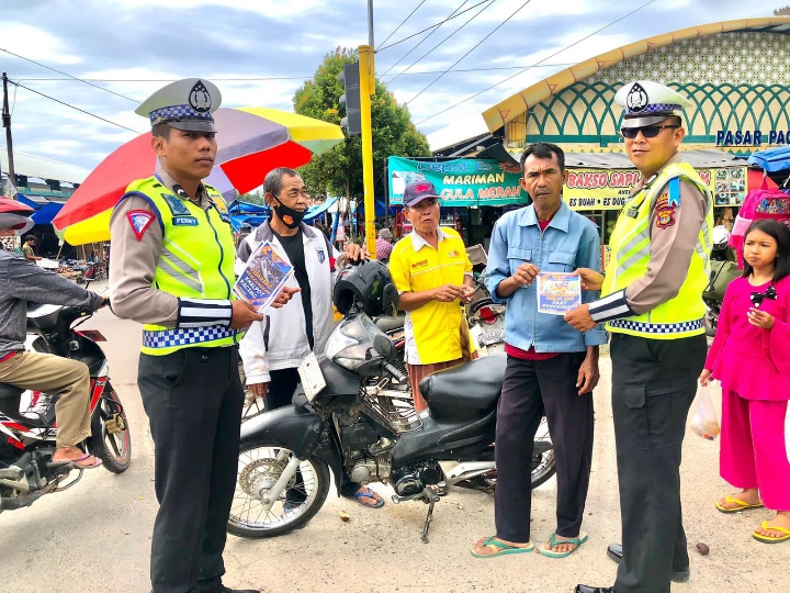 Polres Pringsewu Edukasi Tertib Berlalu Lintas Pengguna Jalan